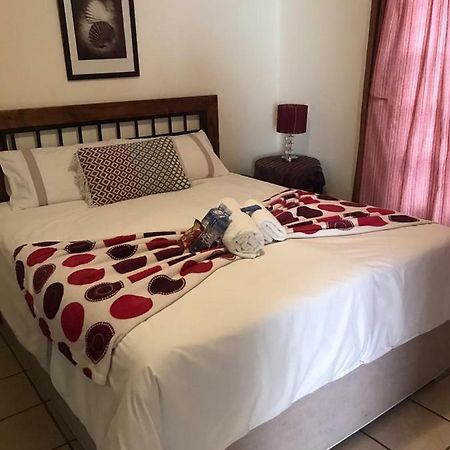 Queenspark Lodge Bloemfontein Buitenkant foto