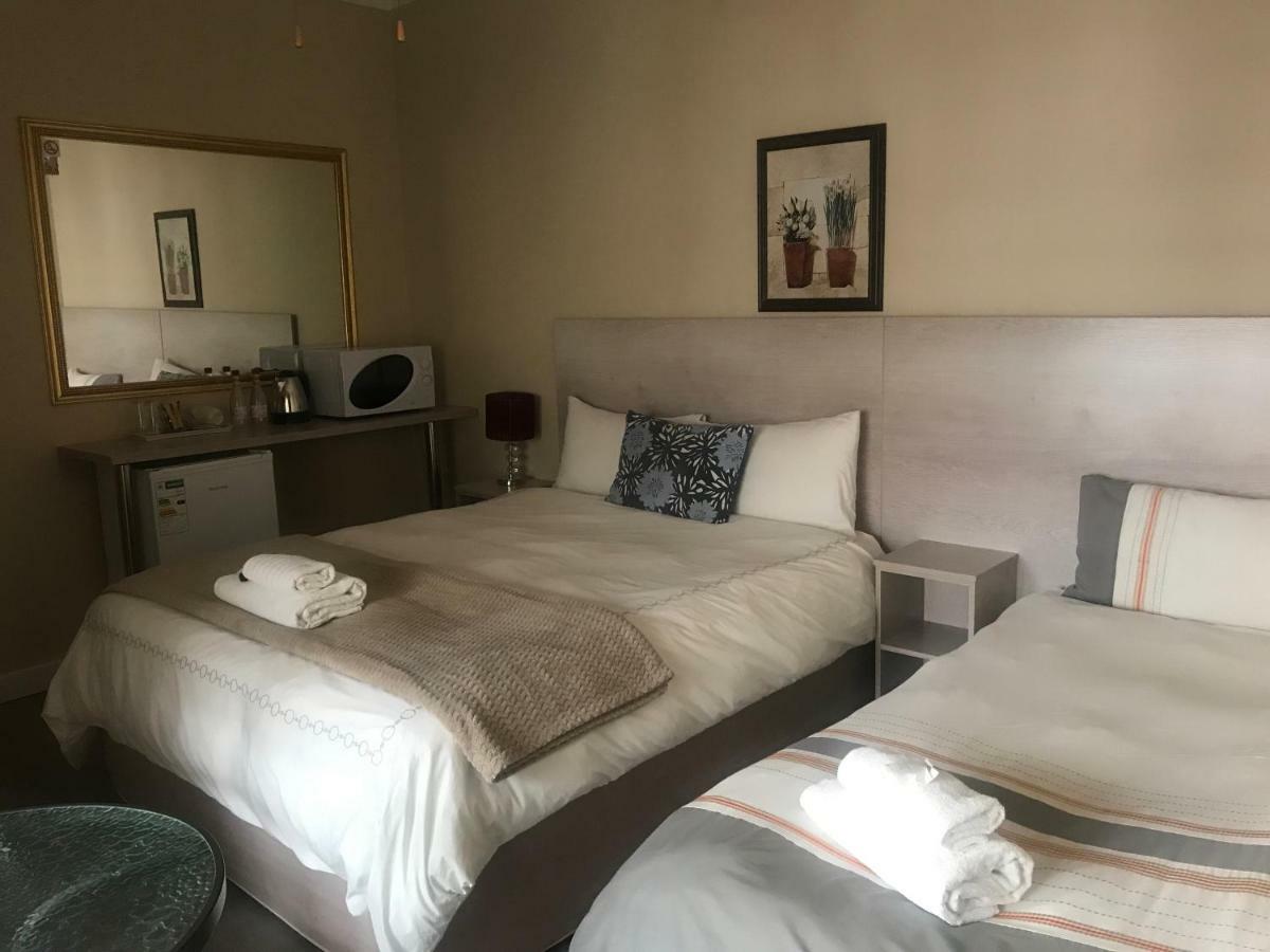 Queenspark Lodge Bloemfontein Buitenkant foto