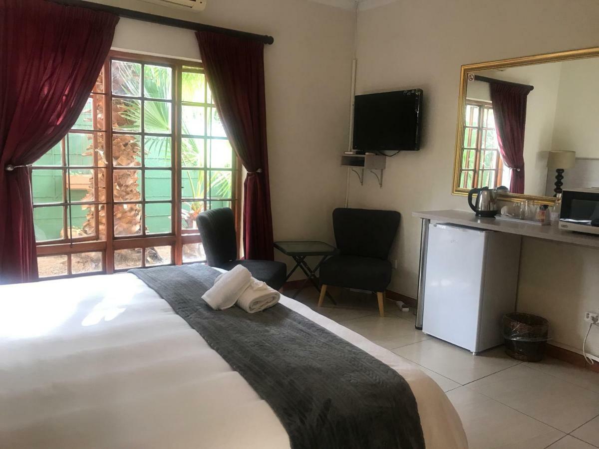 Queenspark Lodge Bloemfontein Buitenkant foto